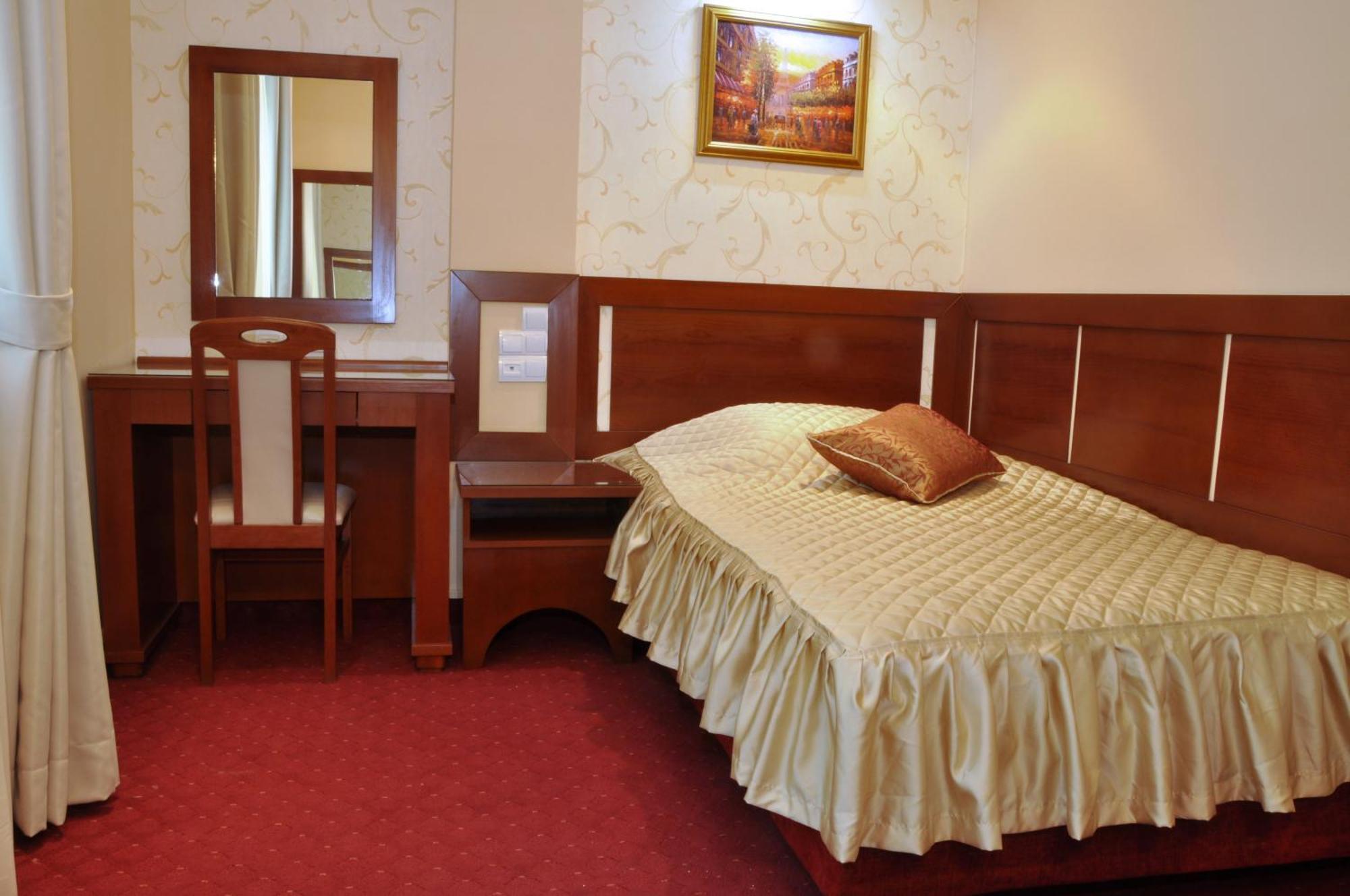 Hotel Botika Kraljevo Bagian luar foto