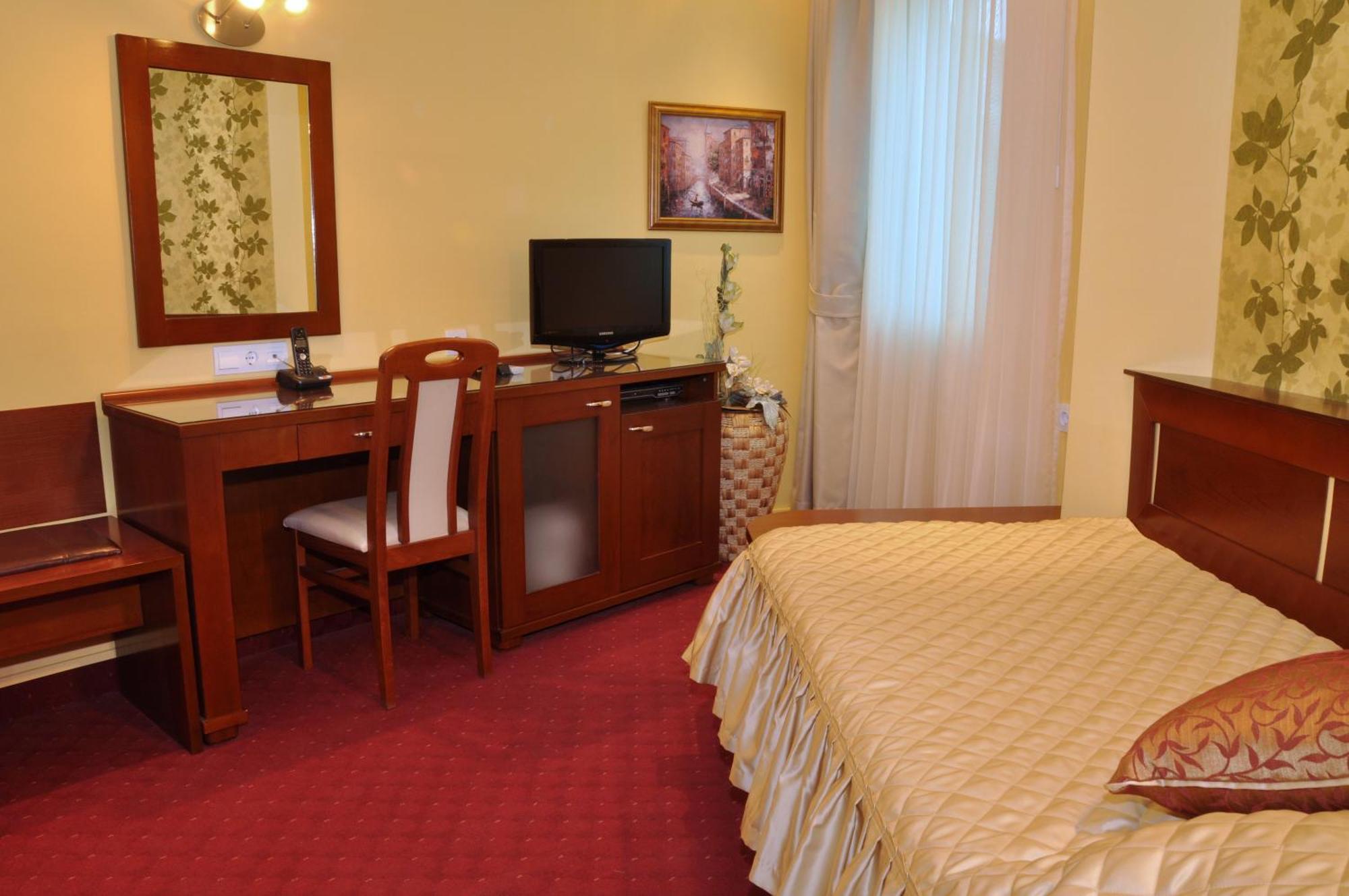 Hotel Botika Kraljevo Ruang foto