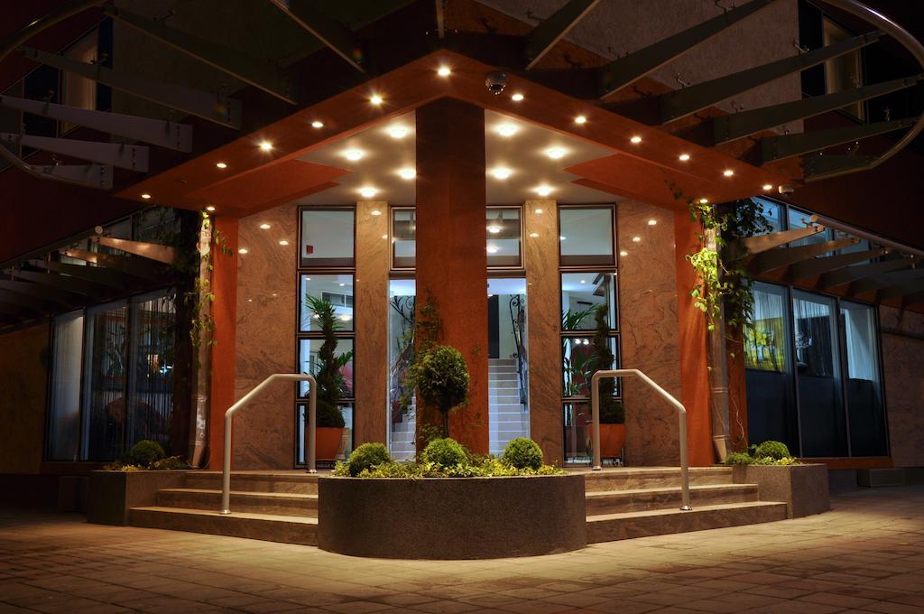 Hotel Botika Kraljevo Bagian luar foto